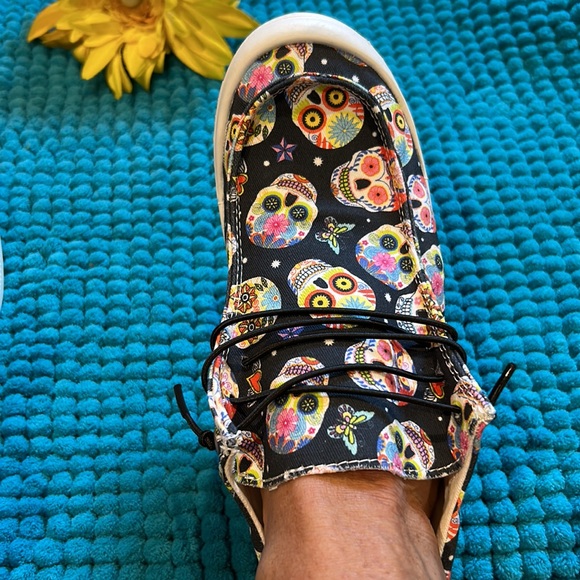 NWOT Sugar skull canvas shoes - Picture 6 of 9